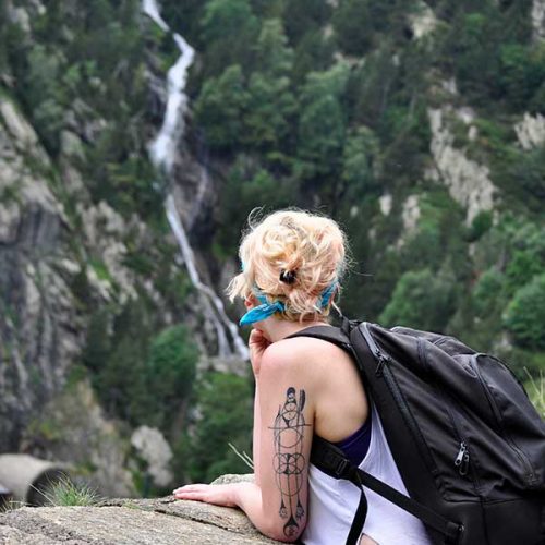 hiking vall de nuria waterfall
